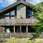 In Out, Storage, Wifi, Grill & Fireplace, Modern Apartment! Apartman *