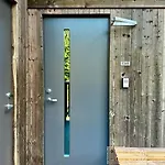 Apartman In Out, Storage, Wifi, Grill & Fireplace, Modern Apartment! *
