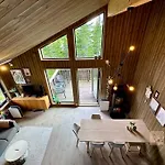 In Out, Storage, Wifi, Grill & Fireplace, Modern Apartment! *