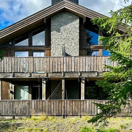 Modern Ap Next To The Stadium, Alpine Slope Apartment *