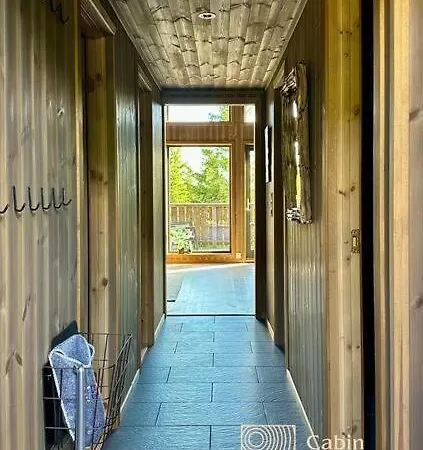 In Out, Storage, Wifi, Grill & Fireplace, Modern Apartment!